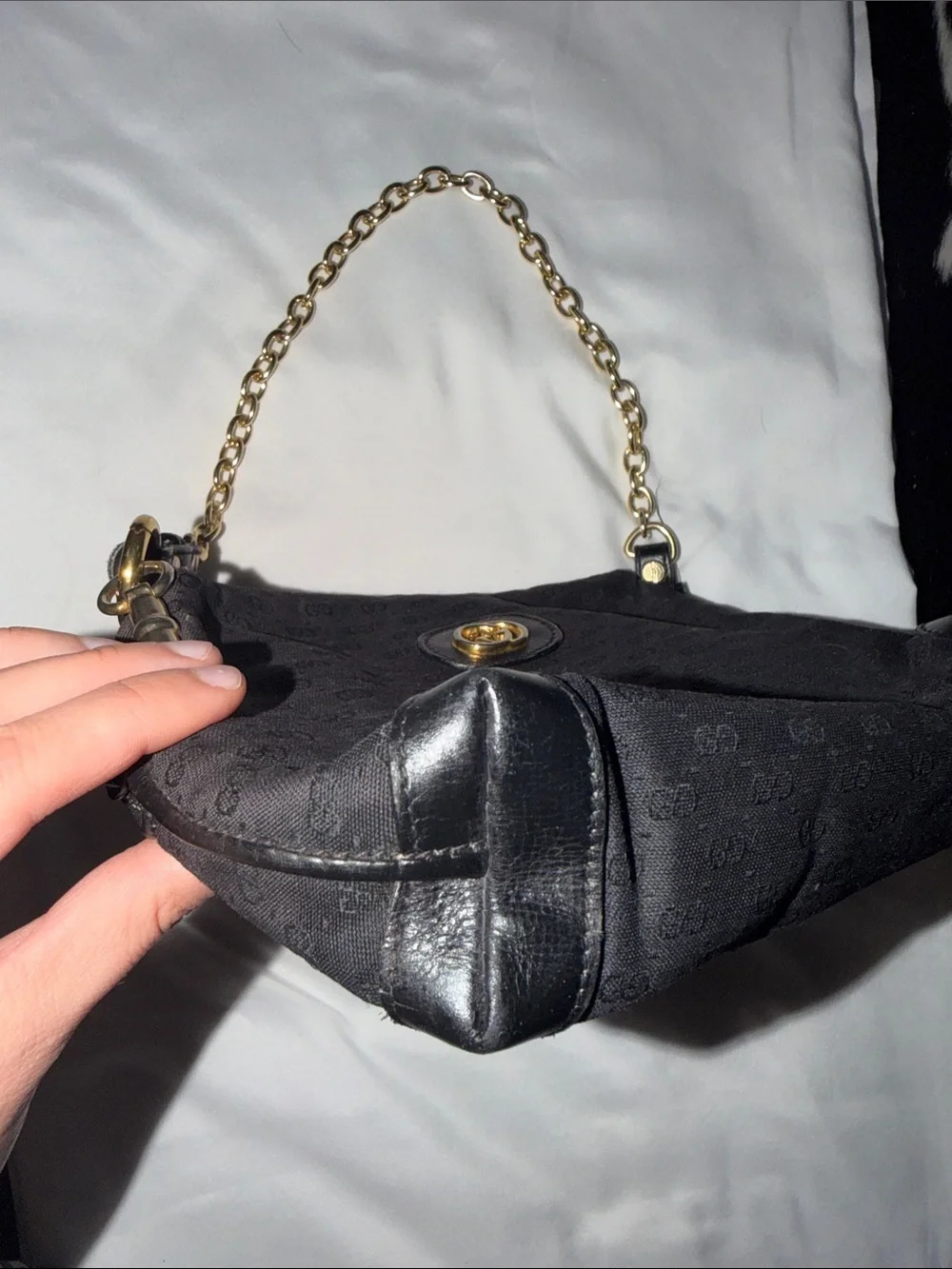 Gucci Vintage 70’s Round Canvas Shoulder Bag in Black and Gold - Picture 8 of 16